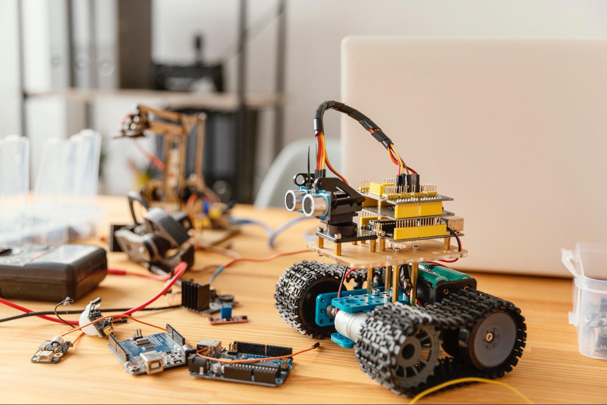 How Arduino Platform Arduino ทำงานอย่างไร เข้าใจฮาร์ดแวร์ ซอฟแวร์สร้างอุปกรณ์